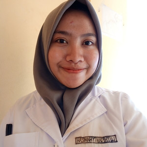 Luthfianty - Guru matematika - Jakarta