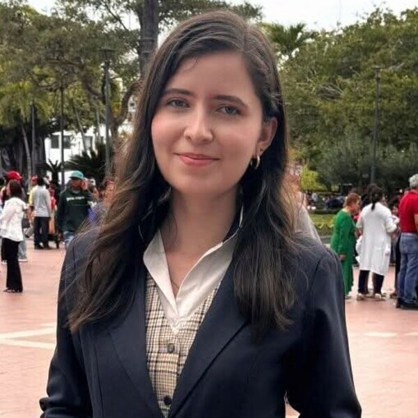 Gabriela - Profe de inglés - Huaquillas