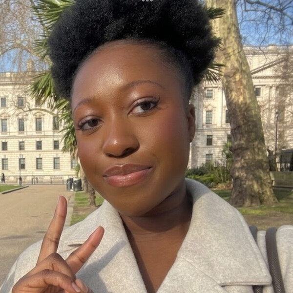 Anjola - English tutor - Maidstone
