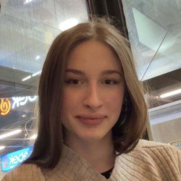 Hatice Sude - Matematik öğretmeni - Göktürk merkez mahallesi