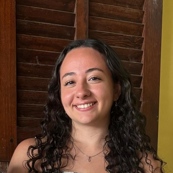Ana Beatriz - Prof de inglês - Centro