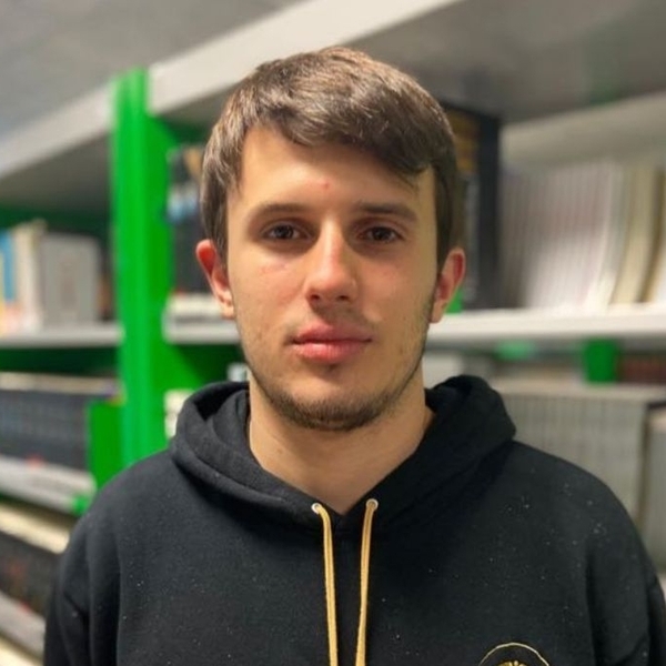Lucas - Professor de preparação para vestibular - Erechim