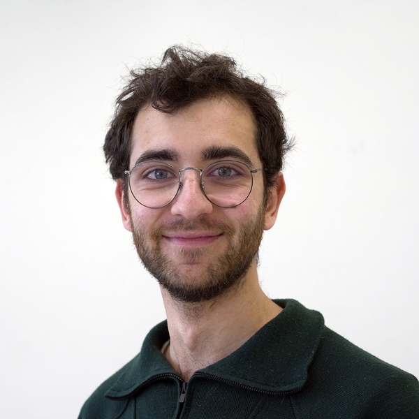 Lucas - Prof de biologie - Lyon