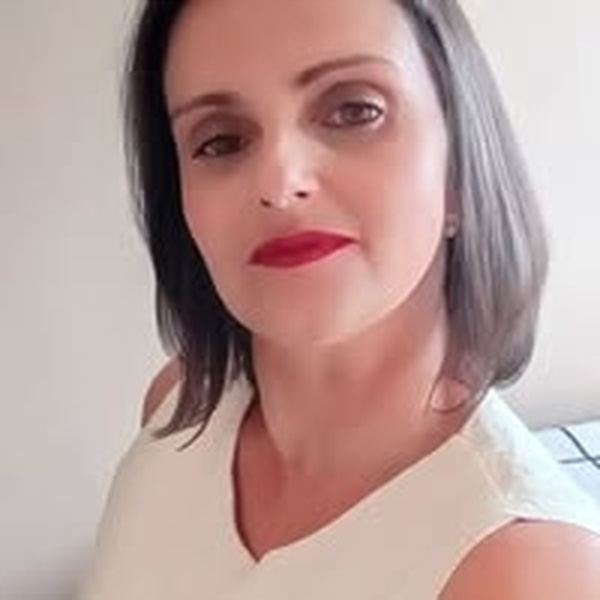 CARLA - Professor de português - Conselheiro Lafaiete