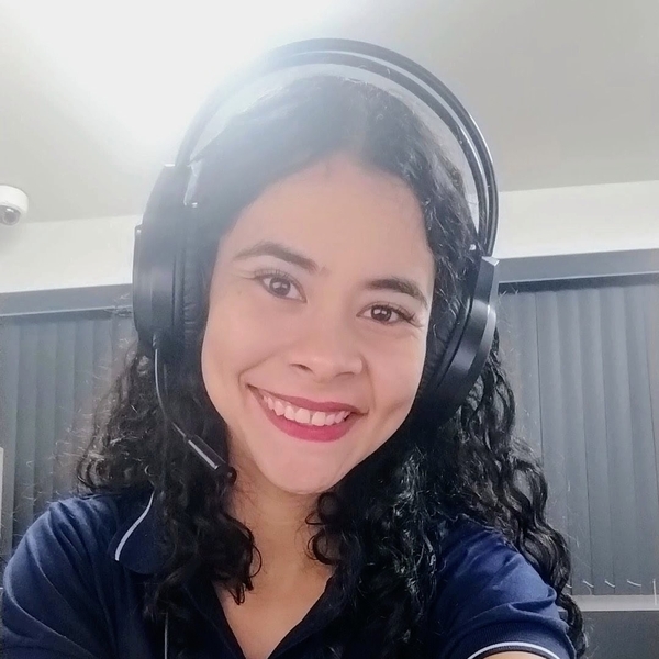 Aline - Professor de português para estrangeiros - Manaus
