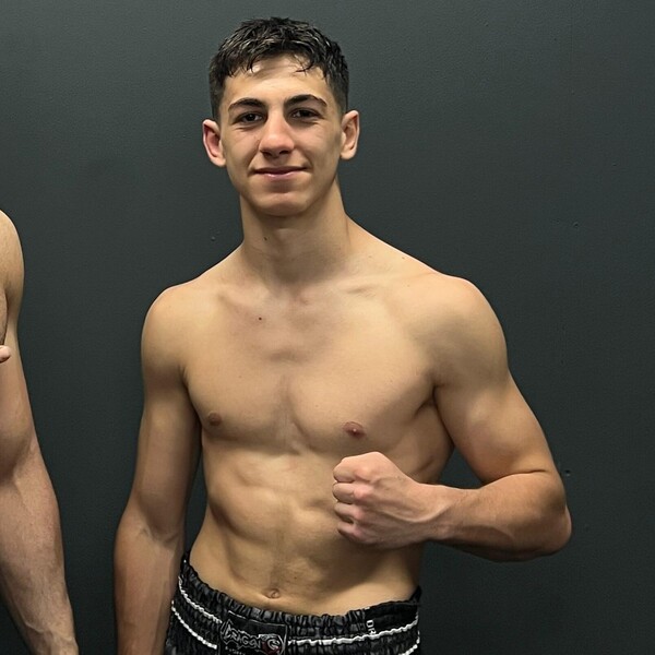 Egemen - Kick boks öğretmeni - 