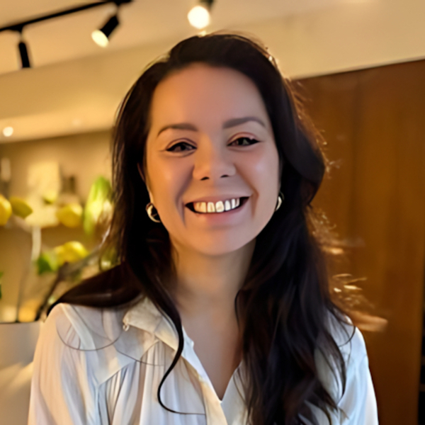 Nia - Physics tutor - London