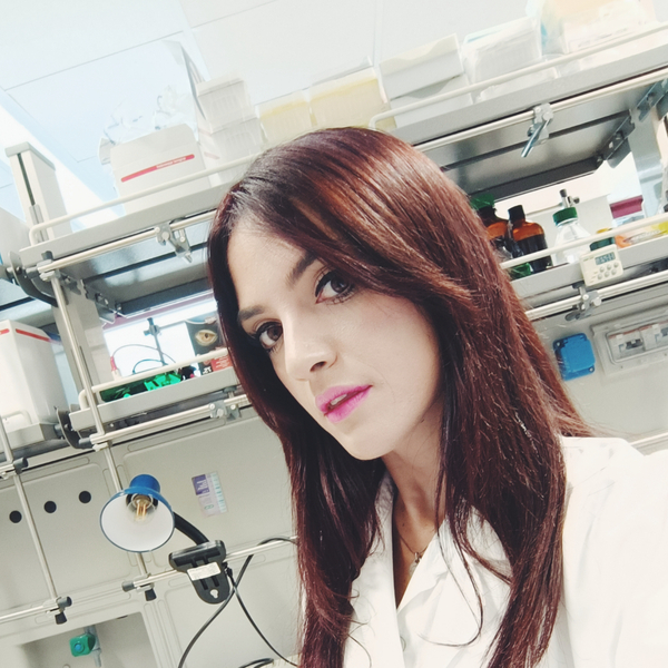 Flavia - Insegnante di biologia - Nola