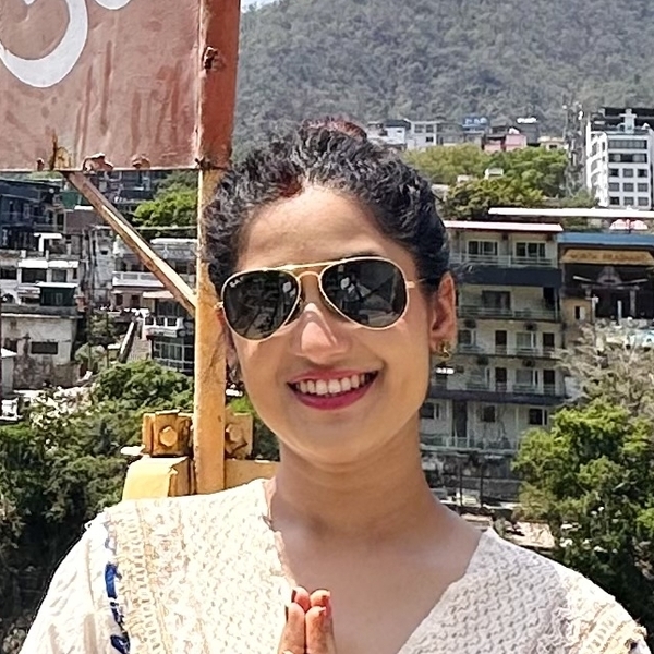 Neha - Yoga teacher - Rishikesh
