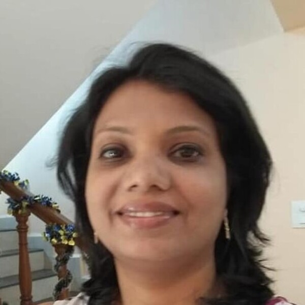 Leona - Maths tutor - London