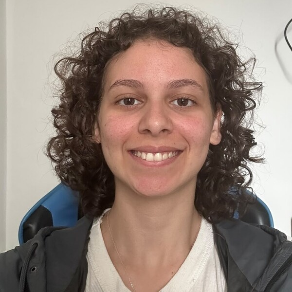 Camila de Oliveira - Professor de inglês - Uberlândia