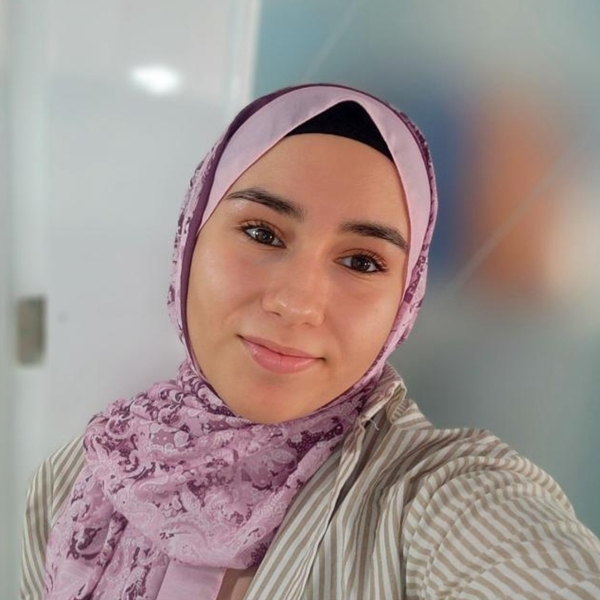 Merve - Almanca öğretmeni - Bursa