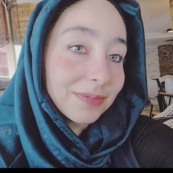 Senem - Türkçe öğretmeni - Gaziantep