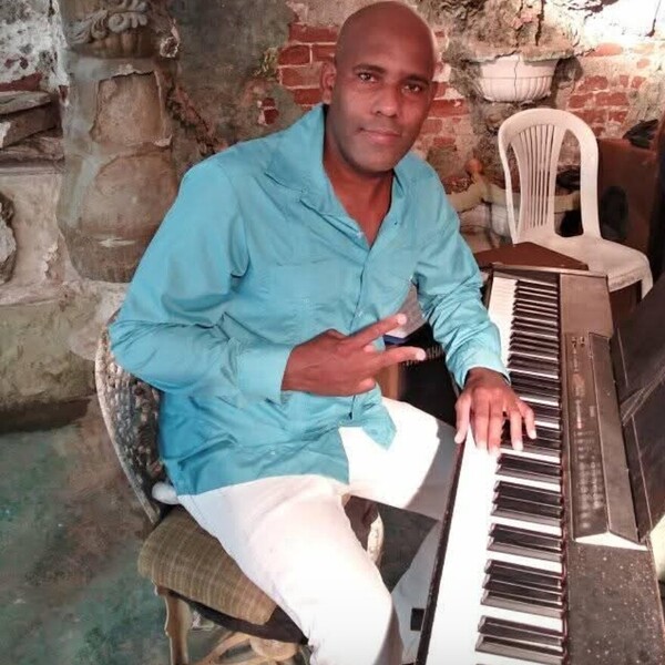 Alien - profesor de piano - Madrid