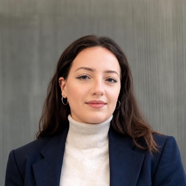 Cécile - Sortie d'école & baby-sitting - Paris