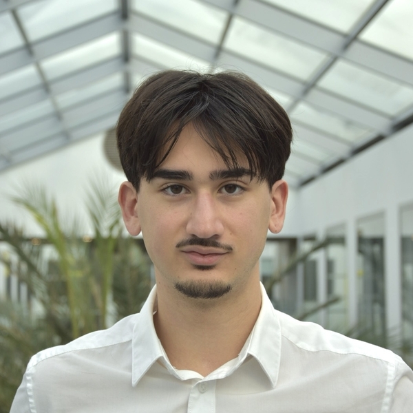 Lucas - Prof de maths - Fresney-le-Puceux