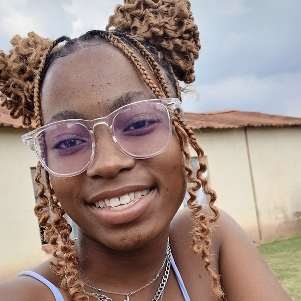 Thembi - English tutor - Ekukhanyeni