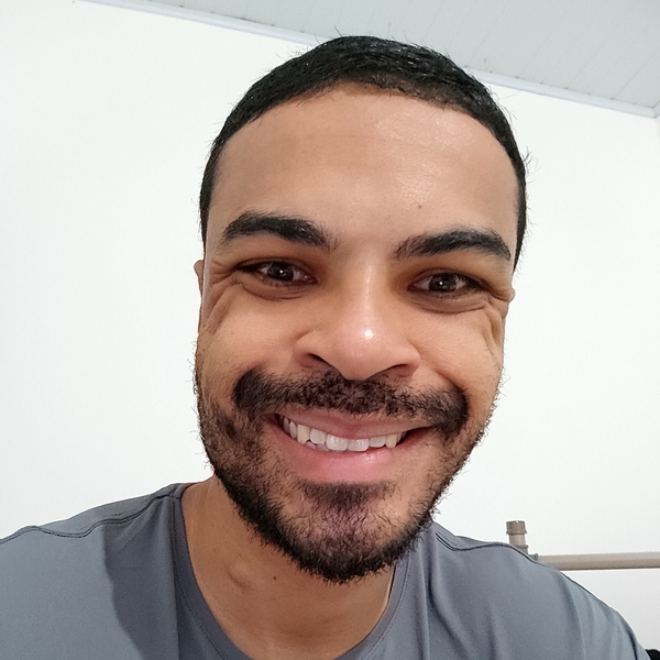 Kalebe - Professor de programação - Goiânia