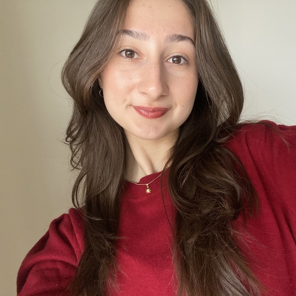 Elif - İngilizce öğretmeni - 