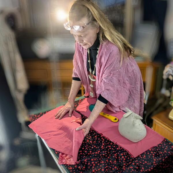 Lee - Sewing machinery tutor - Marrickville