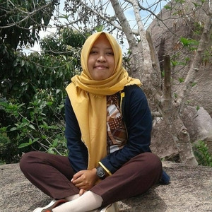 Nurul - Guru ekonomi - Batanghari
