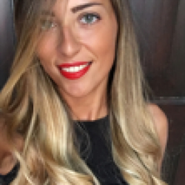 Laura - Insegnante di chimica - Cagliari