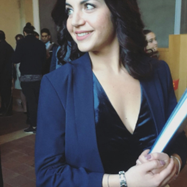 MARTINA - Insegnante di italiano scolastico - Catania