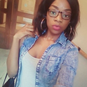 Linda - Prof de physique - Bruxelles