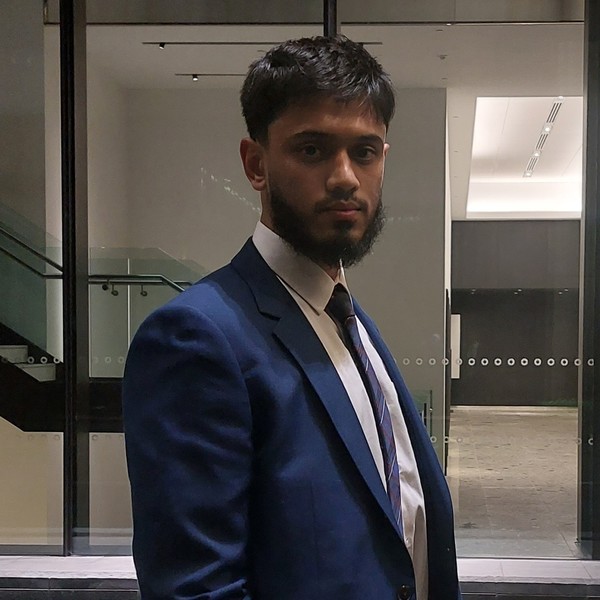 Taseen - Biology tutor - London