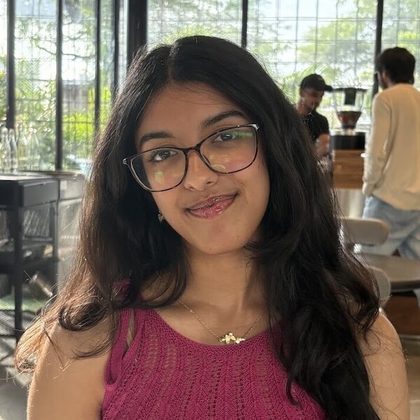 Hansini - Economics tutor - London