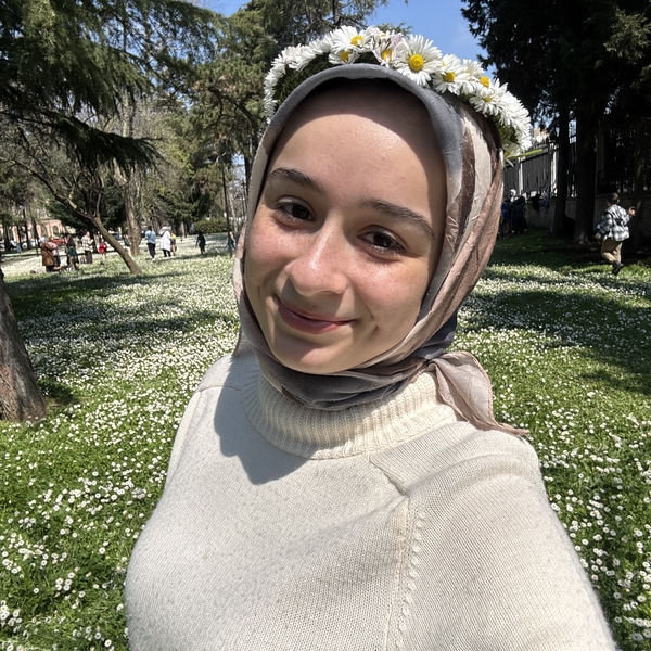 Semanur - İngilizce konuşma becerileri öğretmeni - 