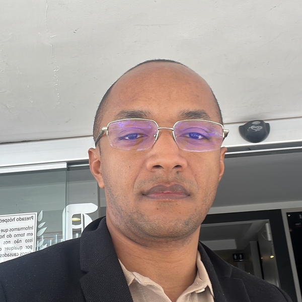 Cleonilson - Professor de gramática - Brasília