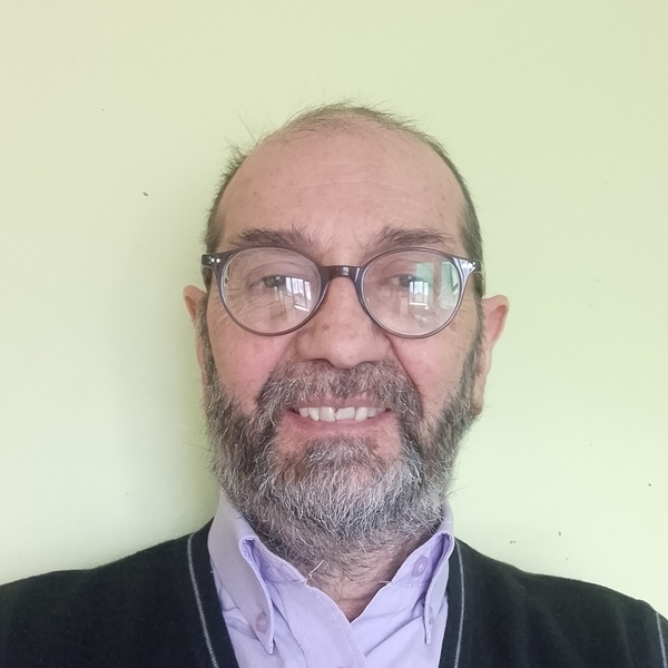 Hugo - Profesor de filosofía - Santiago