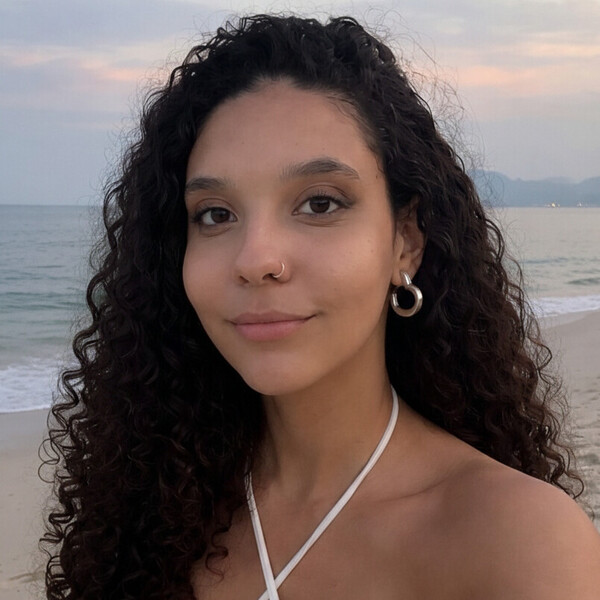 Ana - Professor de inglês - Niterói