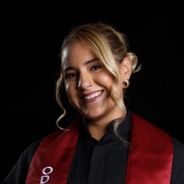 Dra Júllia - Prof de odontologia - São Paulo