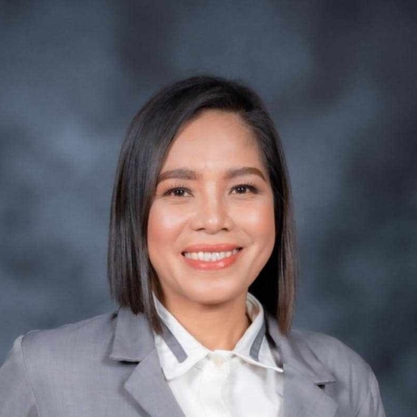 Floresita - English speaking teacher - Valencia City