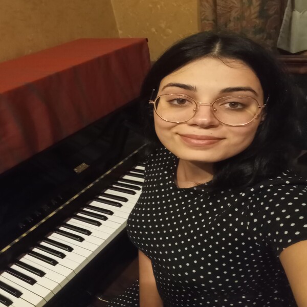 Ana - Prof de piano - Mons