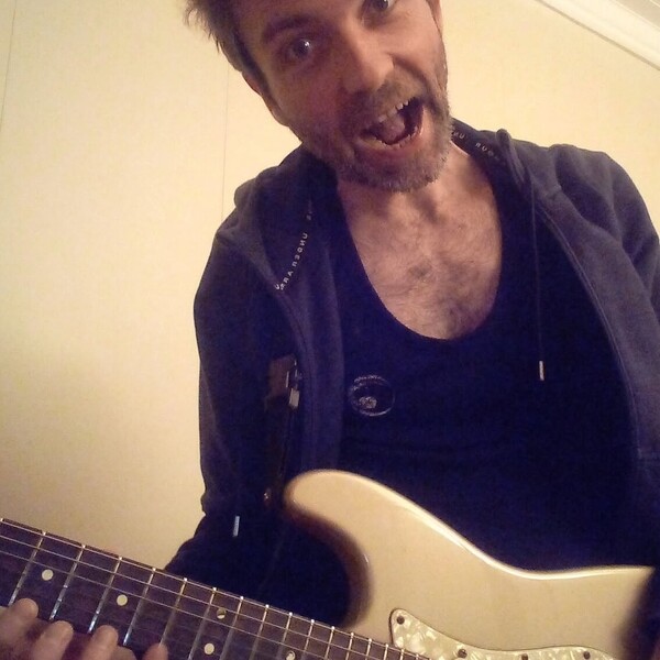 Aurelien - Prof de guitare électrique - Paris 13e