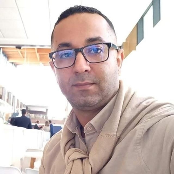 Taha - Prof d'initiation informatique - Témara