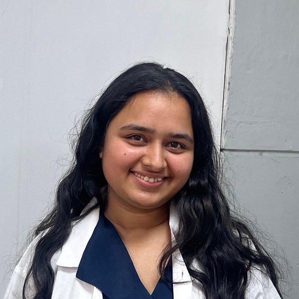 Sakshi - Biology tutor - Gandhinagar