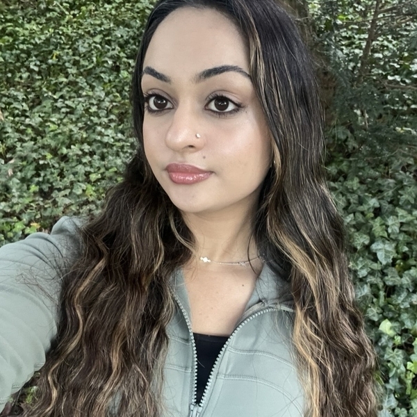 Tayyaba - Economics tutor - London