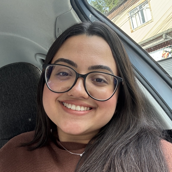 Julia - Professor de reforço escolar - 