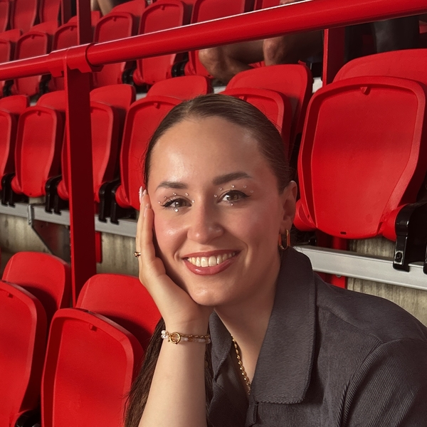 Julia - Lehrkraft für Englisch - Kassel