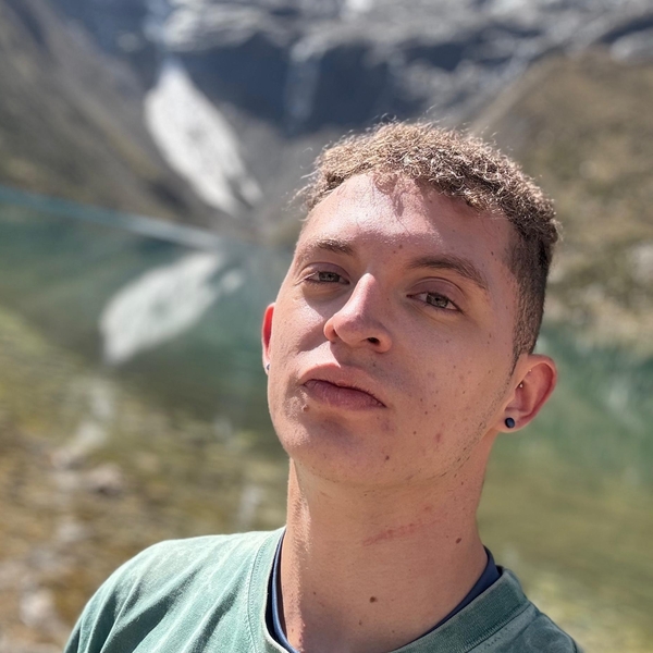 Samuel - profesor de ingeniería - Medellín