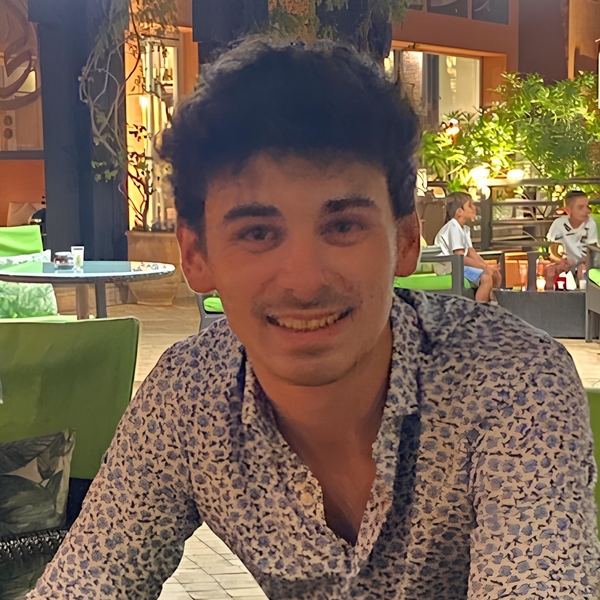 Jason - Prof de maths - Saint-Quentin