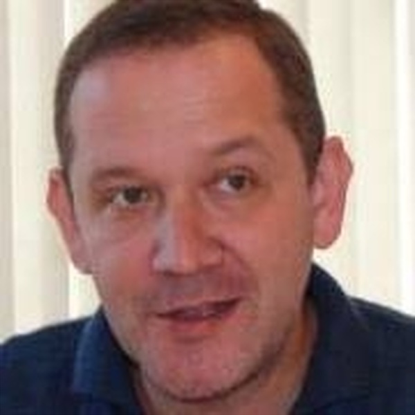 Paulo - Professor de biologia - Porto Alegre