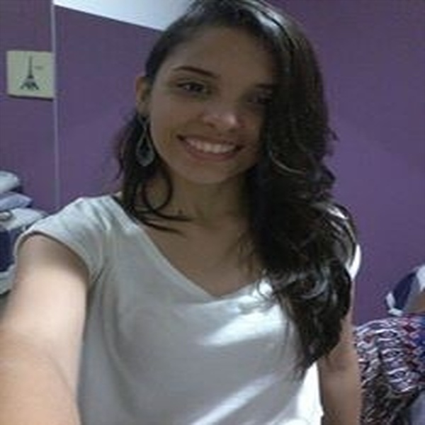 Isabelle - Professor de inglês - Resende