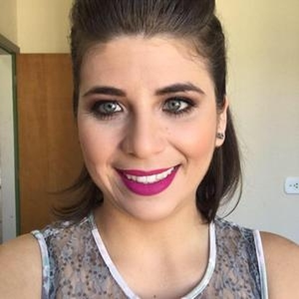 Thaís - Professor de inglês - Itapecerica da Serra