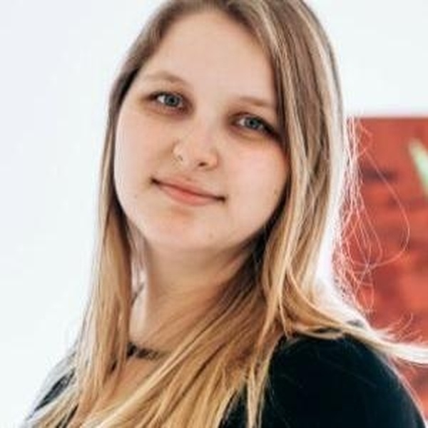 Maria Eduarda - Professor de biologia - Porto Alegre