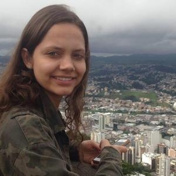 Priscila - Professor de redação - São Roque de Minas